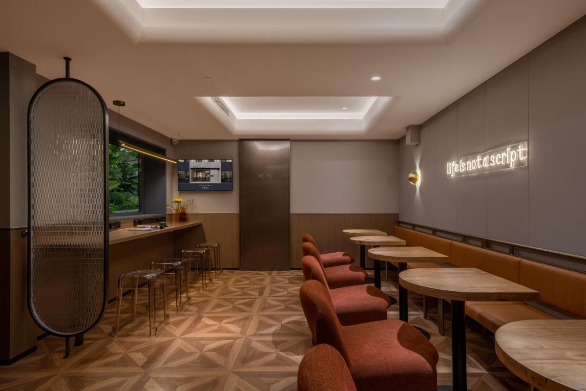 Enjoy Hotel - Provide free late night supplies,free fruit,water and free breakfast coffee,Near Beijing Embassies,Agricultural Exhibition Hall,Sanlitun,Metro line 10 Tuanjiehu,CBD,CCTV,China Zun, - Hizvo