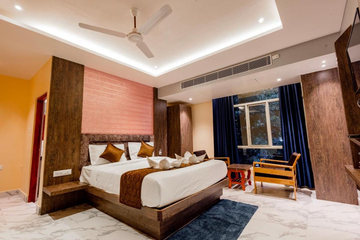 Hotel Serene Palace - Housity