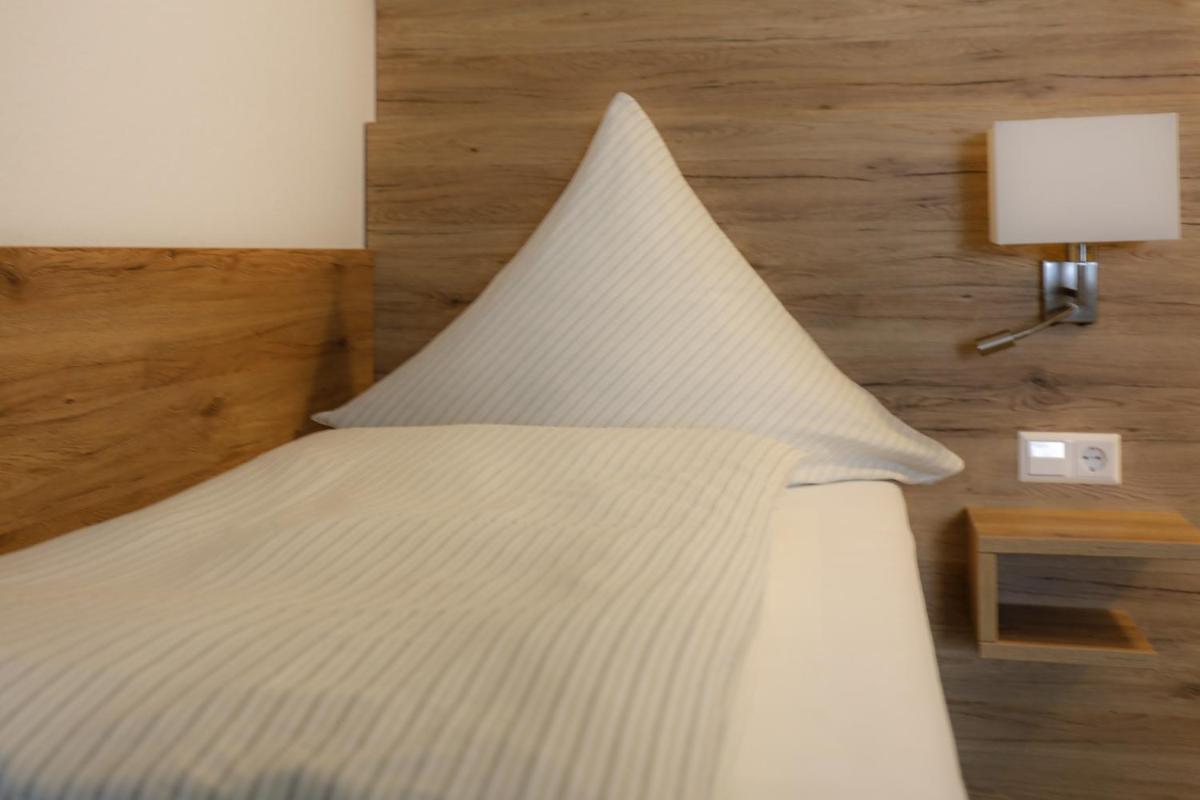 Hotel Adler - Housity
