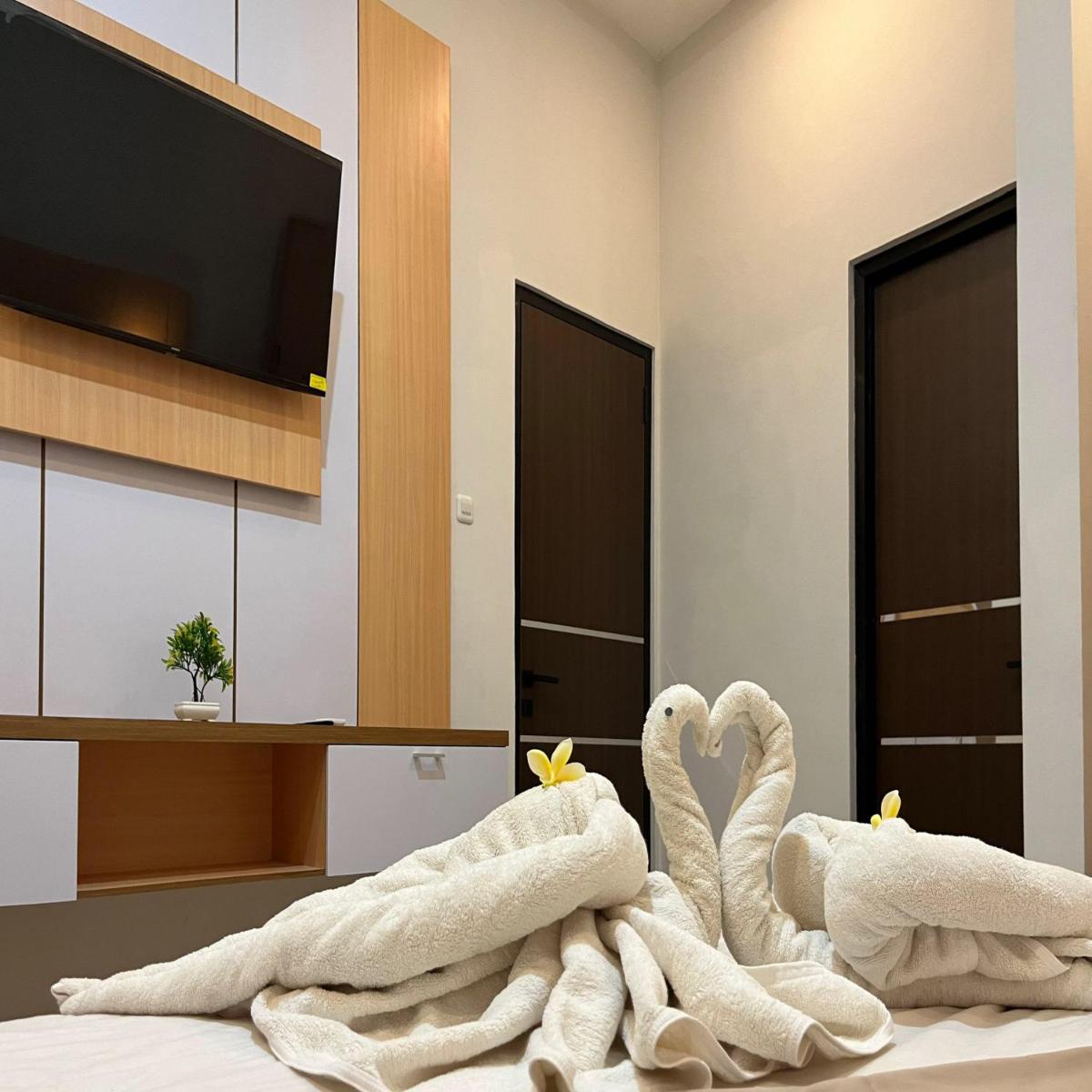 Wonorejo Hotel Mitra RedDoorz - Housity
