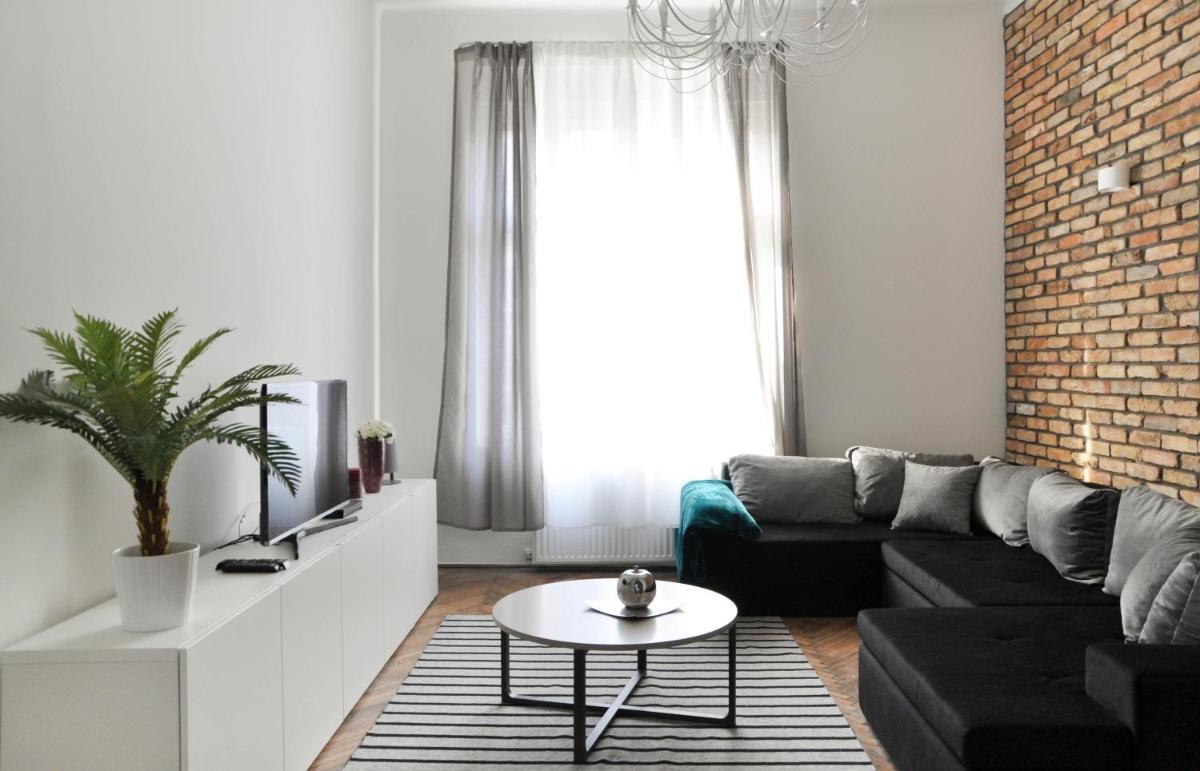 White Dream Home - Housity