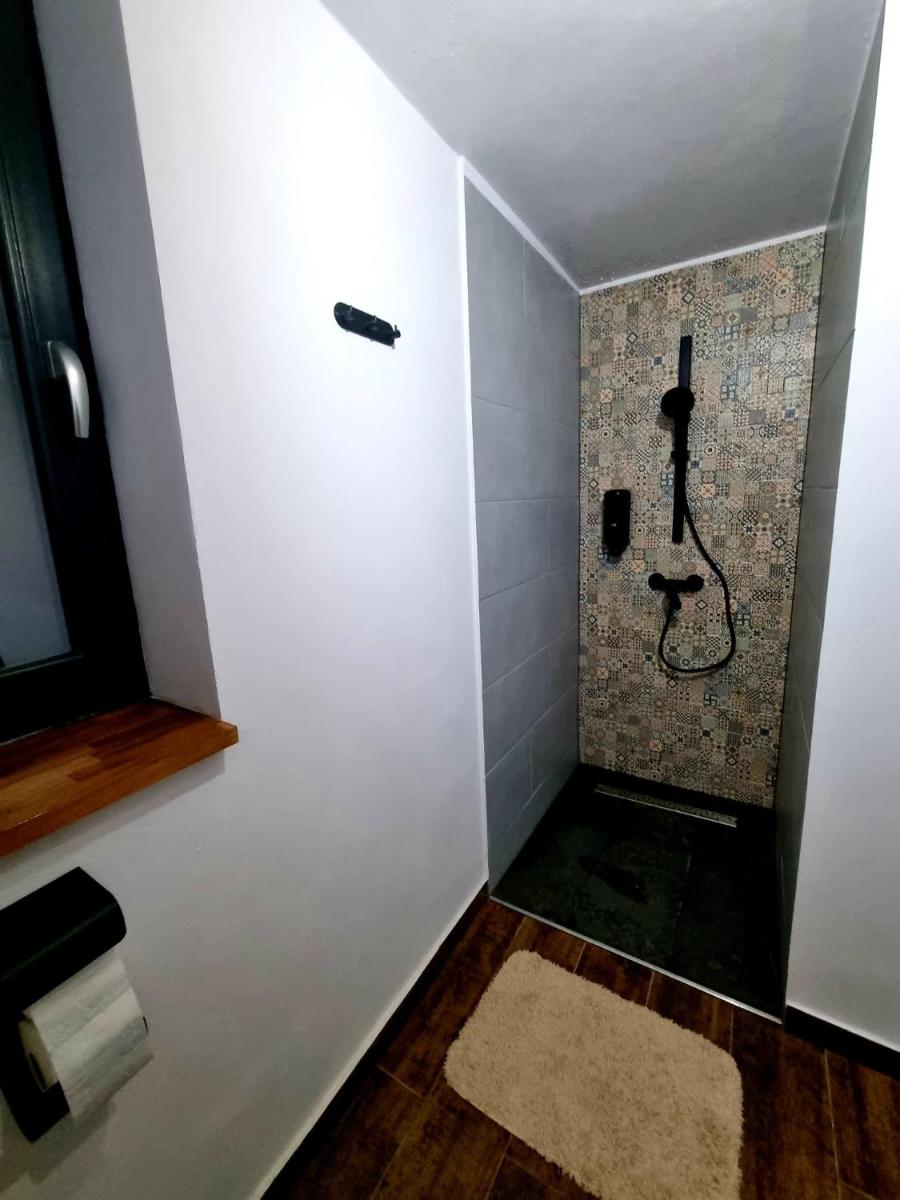 Vila Blanc Valiug Crivaia - Housity