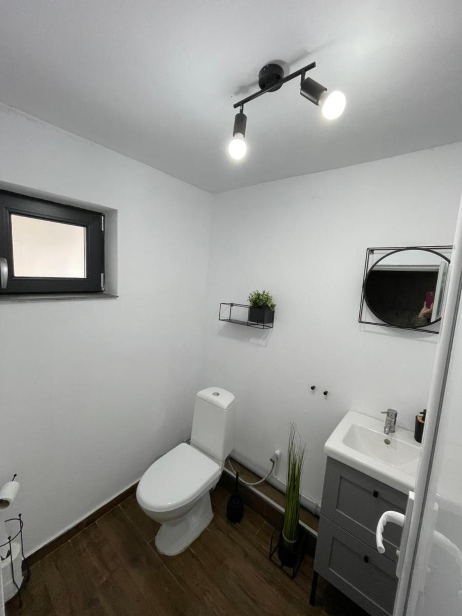 Vila Blanc Valiug Crivaia - Housity
