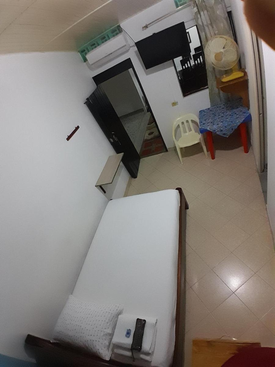 Hotel Bruselas Mutata - Housity