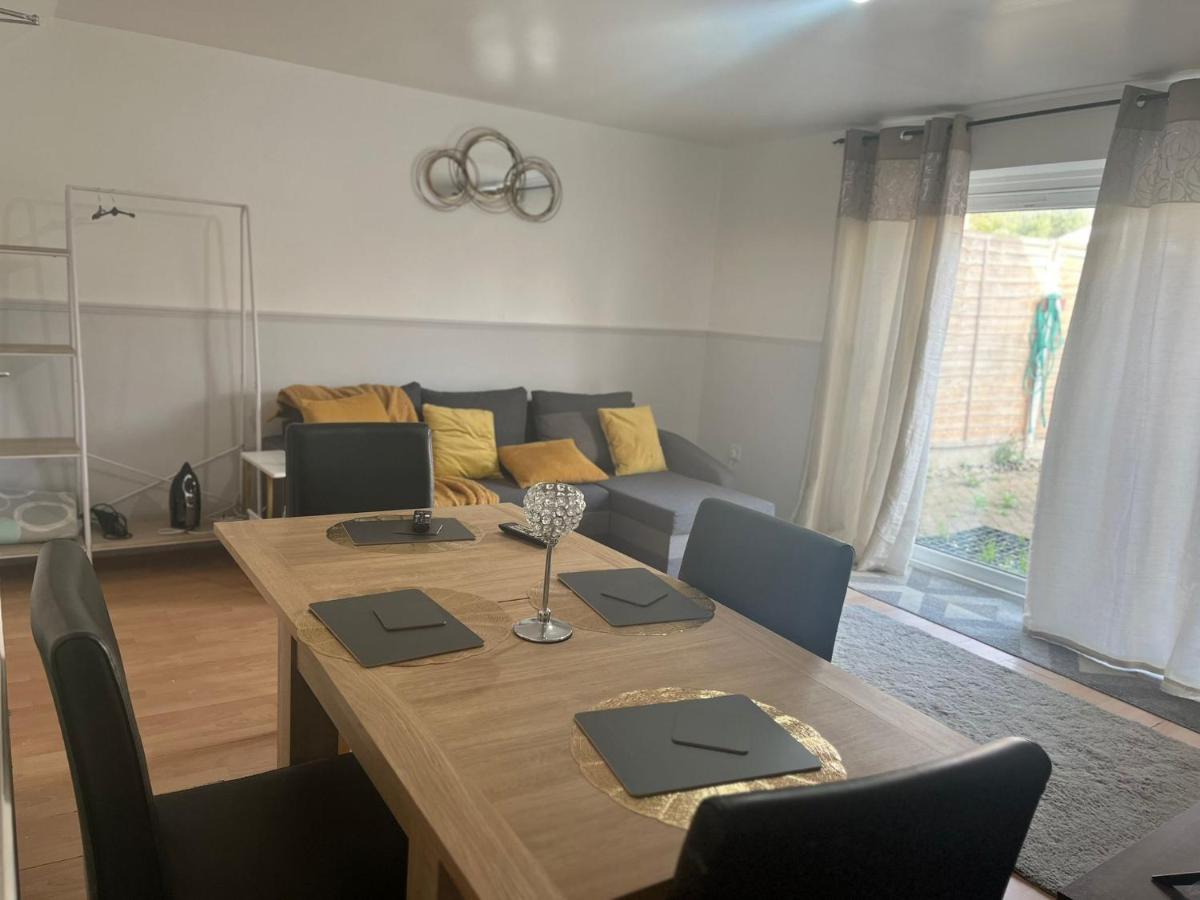 Beautiful and Comfortable 3 or 4 bedroom house in Tilbury - Housity