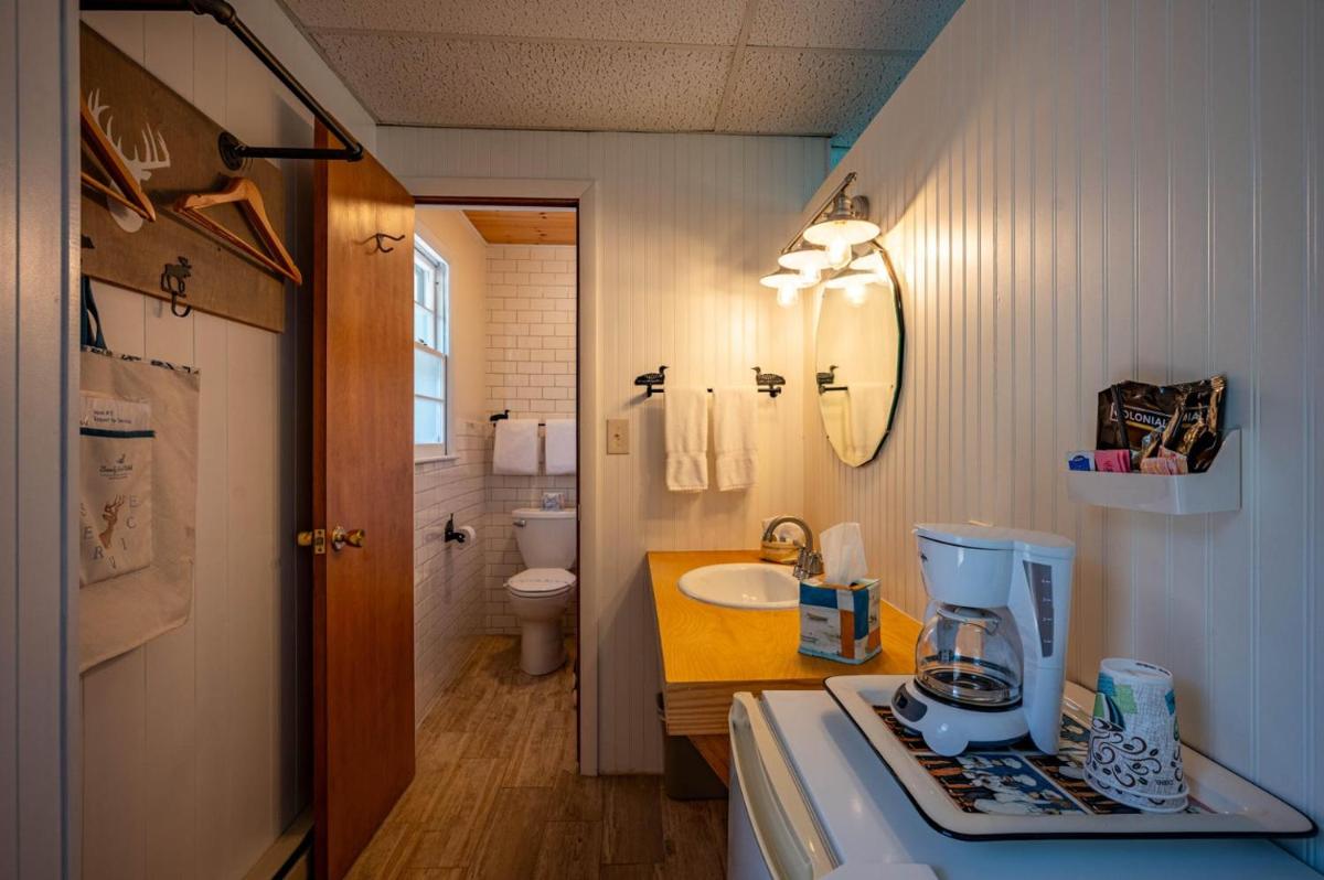 Sandy Point Motel - Housity