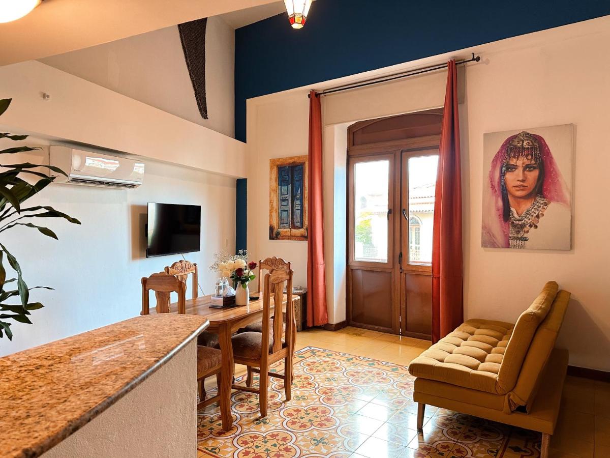 Oasis Hotel - Housity