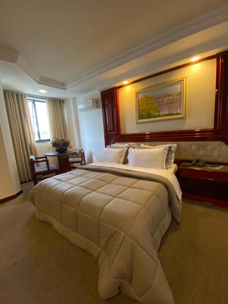 Maxim Plaza Hotel - Housity