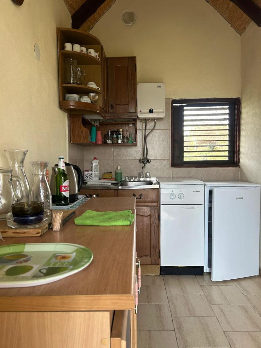 Comfortable Bungalow in Kutina with Private Garden - Housity
