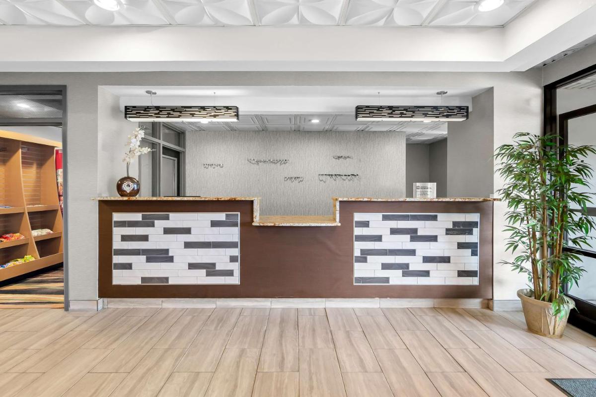 Best Western Knoxville Suites - Downtown - Housity