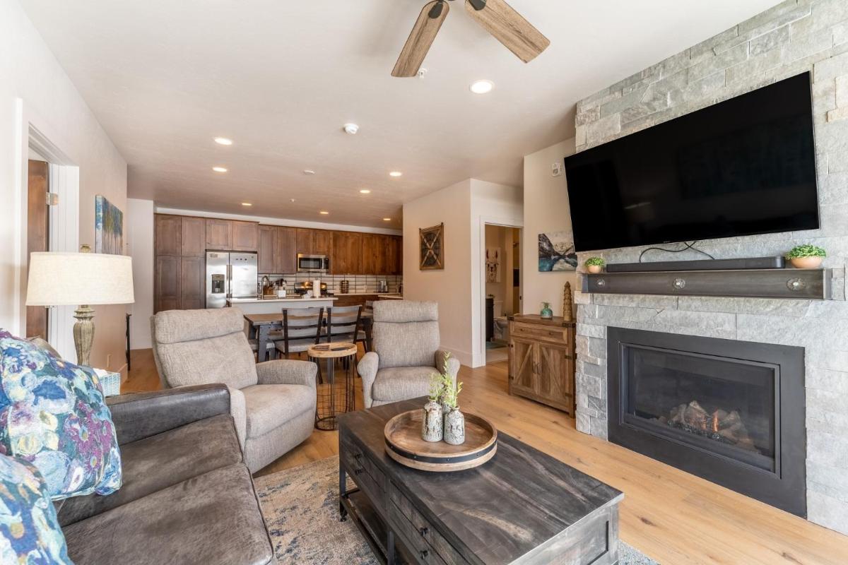 Blue River Flats Building 1 #103 by Summit County Mountain Retreats - Housity