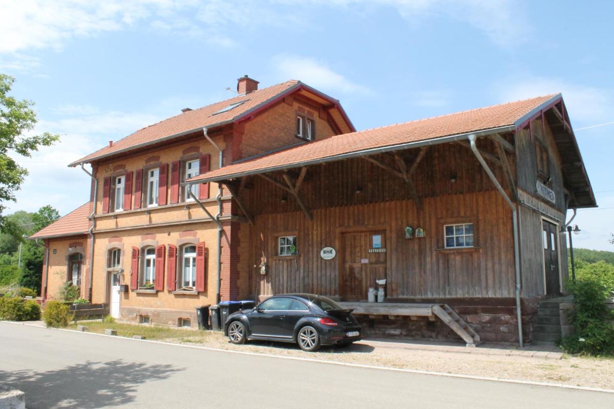Schwarzwaldbahnhof - Housity