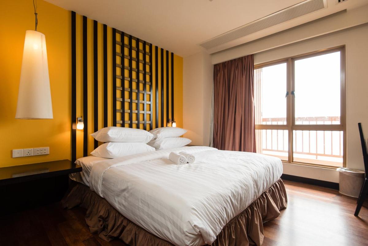 W Studio Resort Suites - Housity