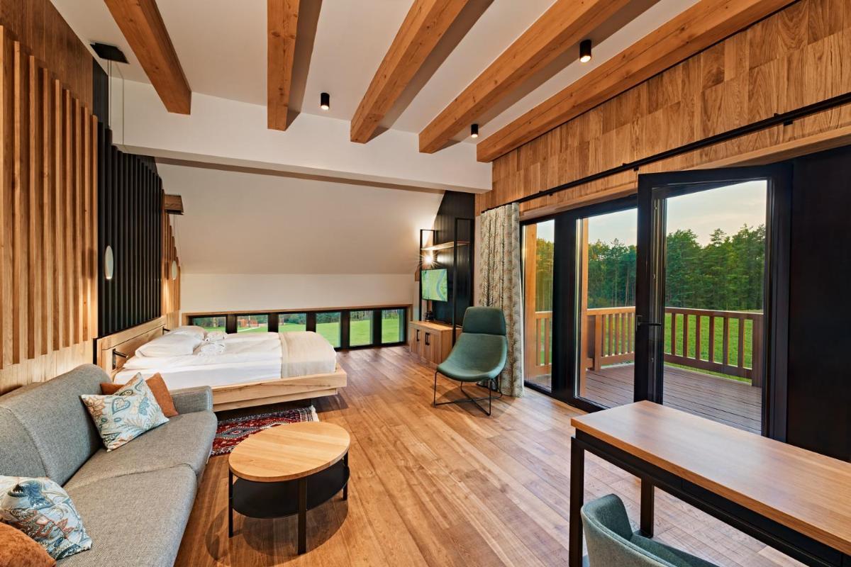 Siedlisko Milachowo nad rzeką - luxury wellness oasis Adults only - Housity