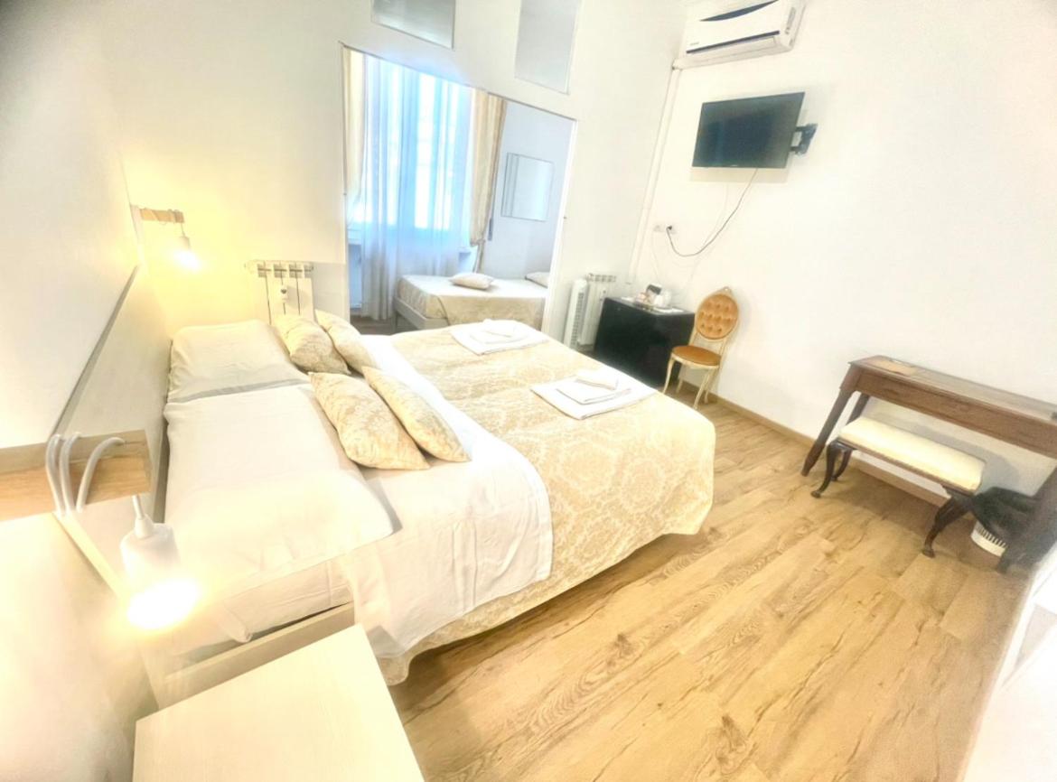 Cavour16 rent bedrooms - Hizvo
