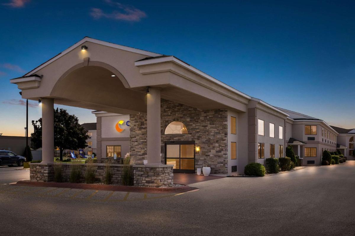 Comfort Inn Ludington near US-10 - Housity