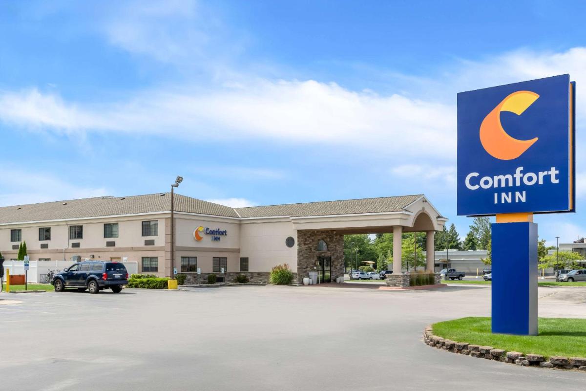 Comfort Inn Ludington near US-10 - Housity