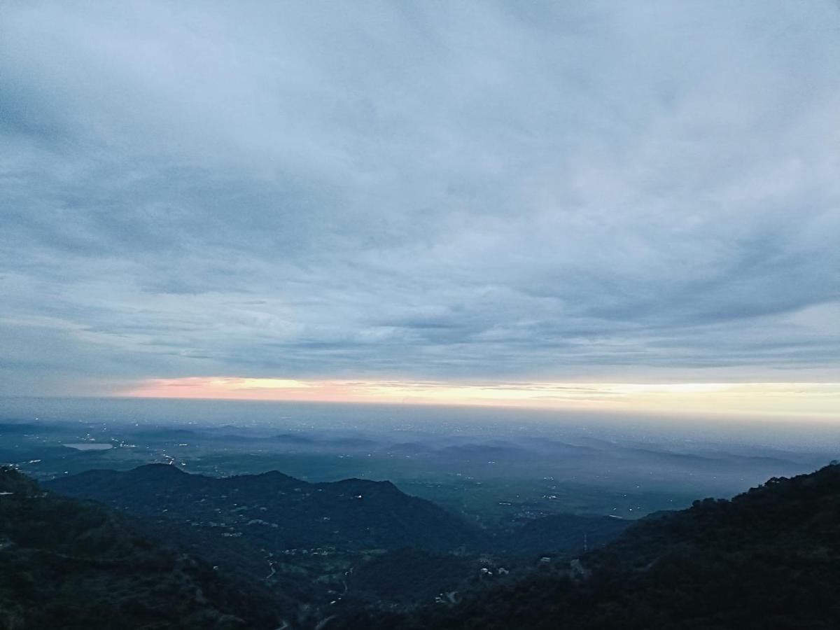 Aravindam House By Vanasthali Kasauli I Open Rooftop & Garden I Bonfire I - Housity