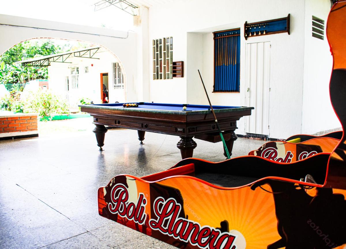 Club Bella Suiza - Carlos Ossa Escobar - Housity