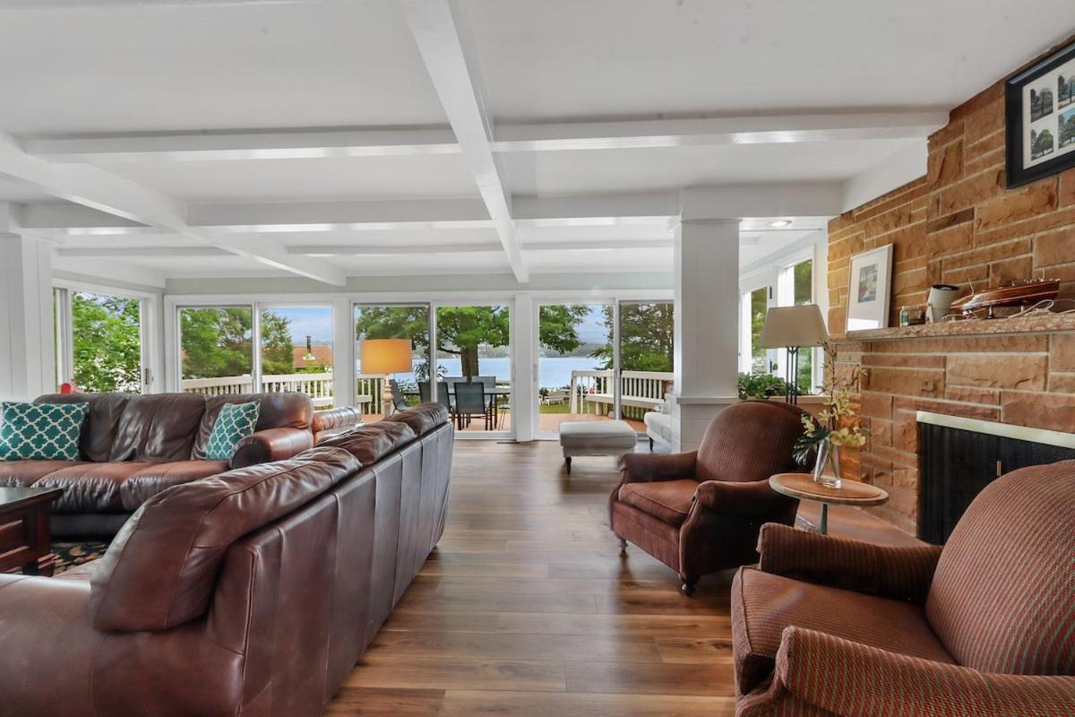 Twin Lakes Escape - Private Lake Mary Lakefront -Pier - Swim - Views Throughout - Gas Fireplace - Firepit - Housity