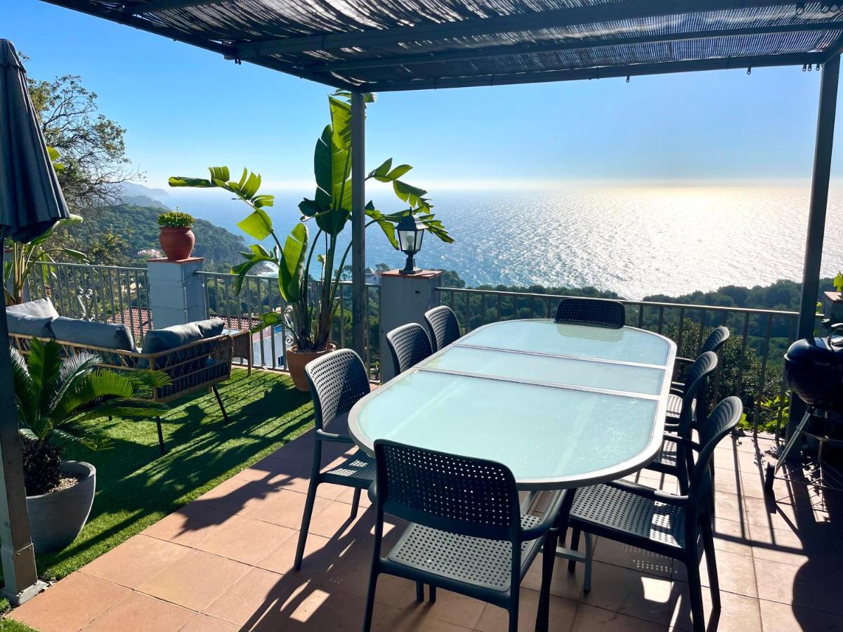 SeaHomes Vacations, LA CASA BLUE Mediterranean Lifestyle - Housity