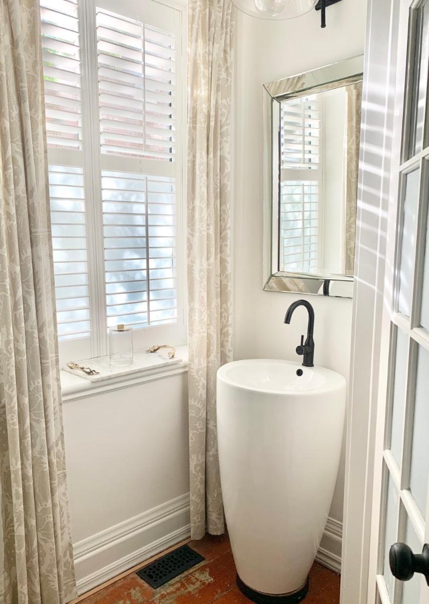 Plantation House Bed & Breakfast - Housity