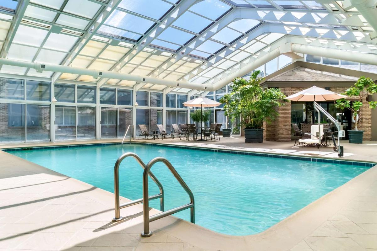 Best Western Okemos/East Lansing Hotel & Suites - Housity