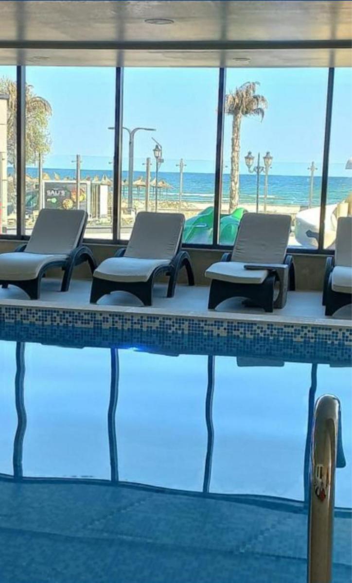Apartament Resort cu Piscina Interioara Incalzita Sauna Jacuzzi Gym Parcare langa plaja - Housity