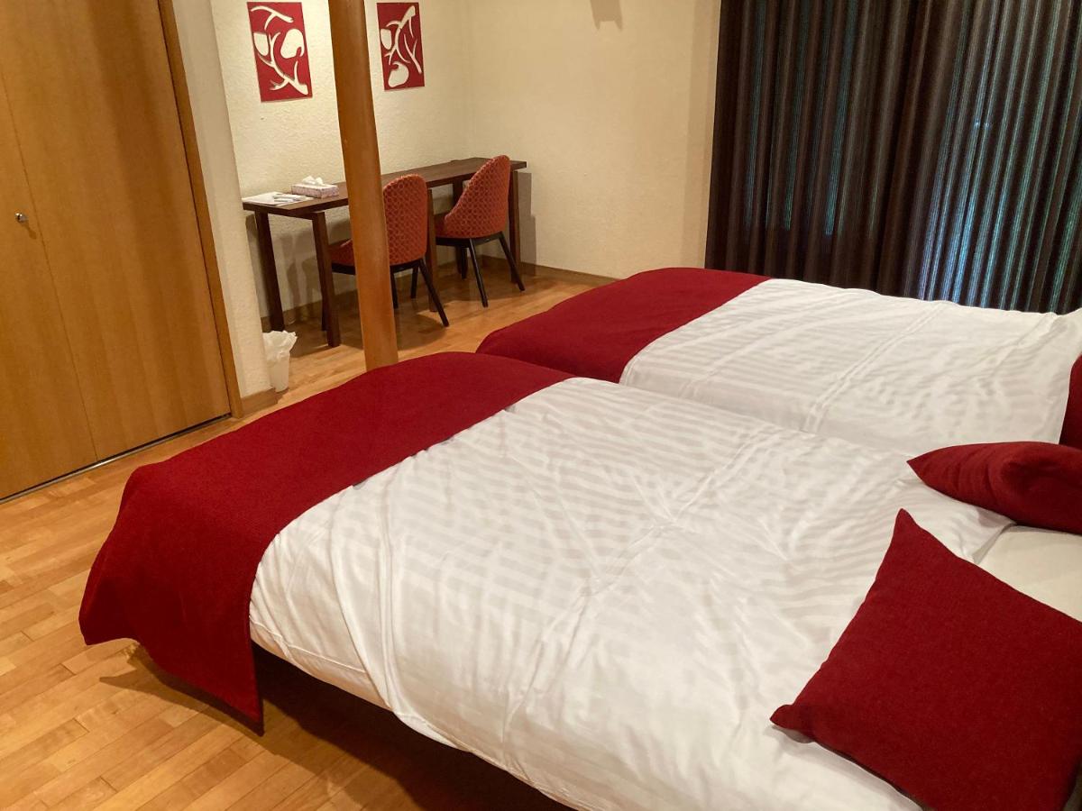 Enako Villas - Housity