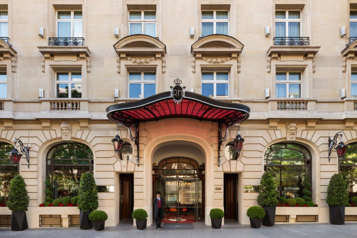Façade ou entrée de l'établissement Hôtel Le Royal Monceau Raffles Paris