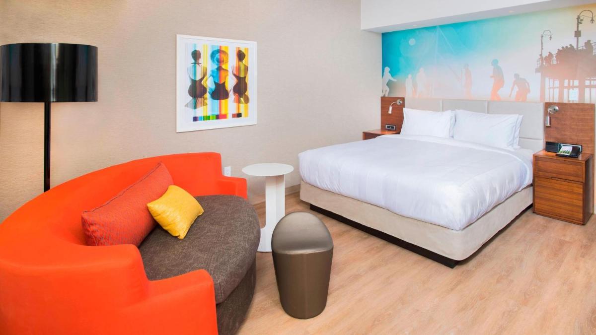 Courtyard by Marriott Santa Monica - Housity