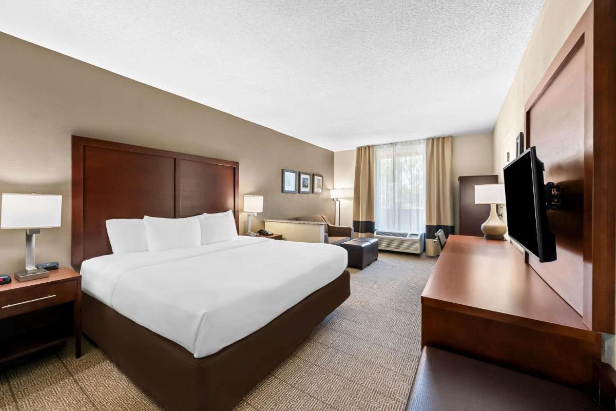 Comfort Inn & Suites Durham near Duke University - Housity