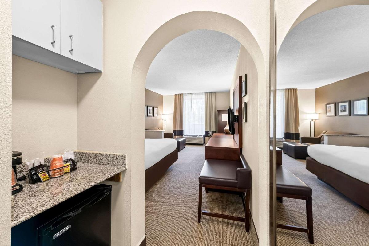 Comfort Inn & Suites Durham near Duke University - Housity