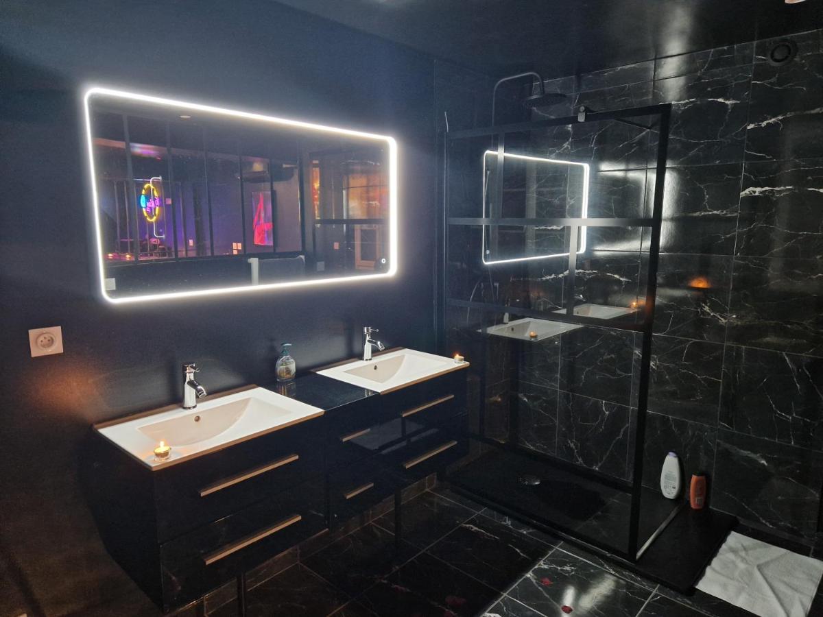 Suite Coquine avec jacuzzi YaoSpa60 - Housity