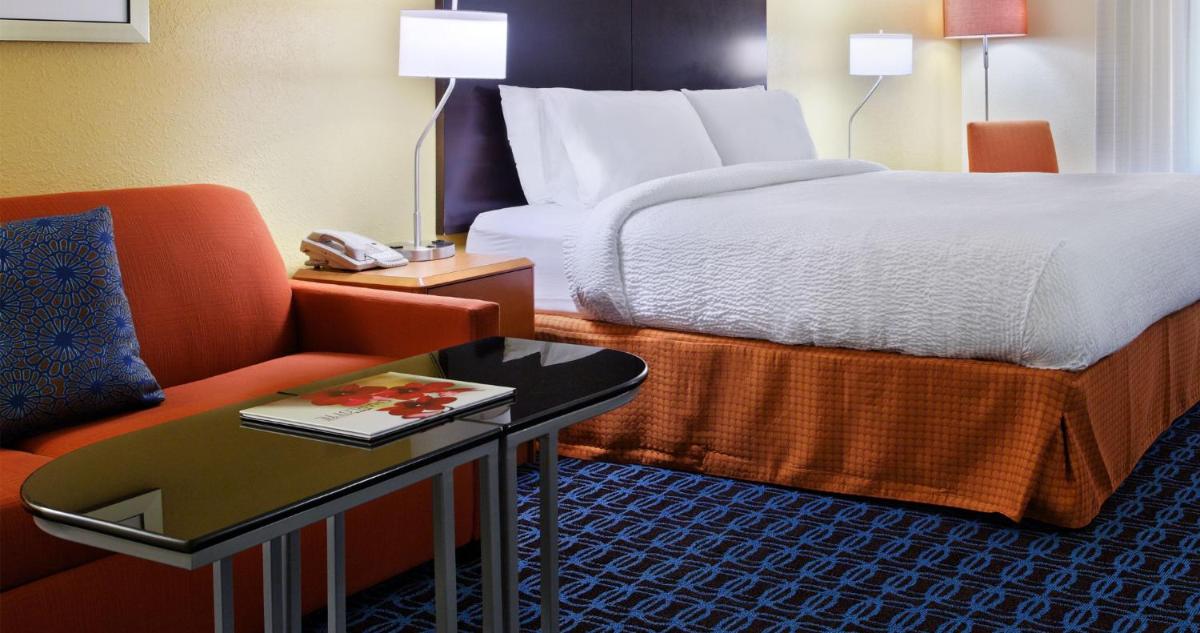 Fairfield Inn & Suites Charlotte Arrowood - Housity