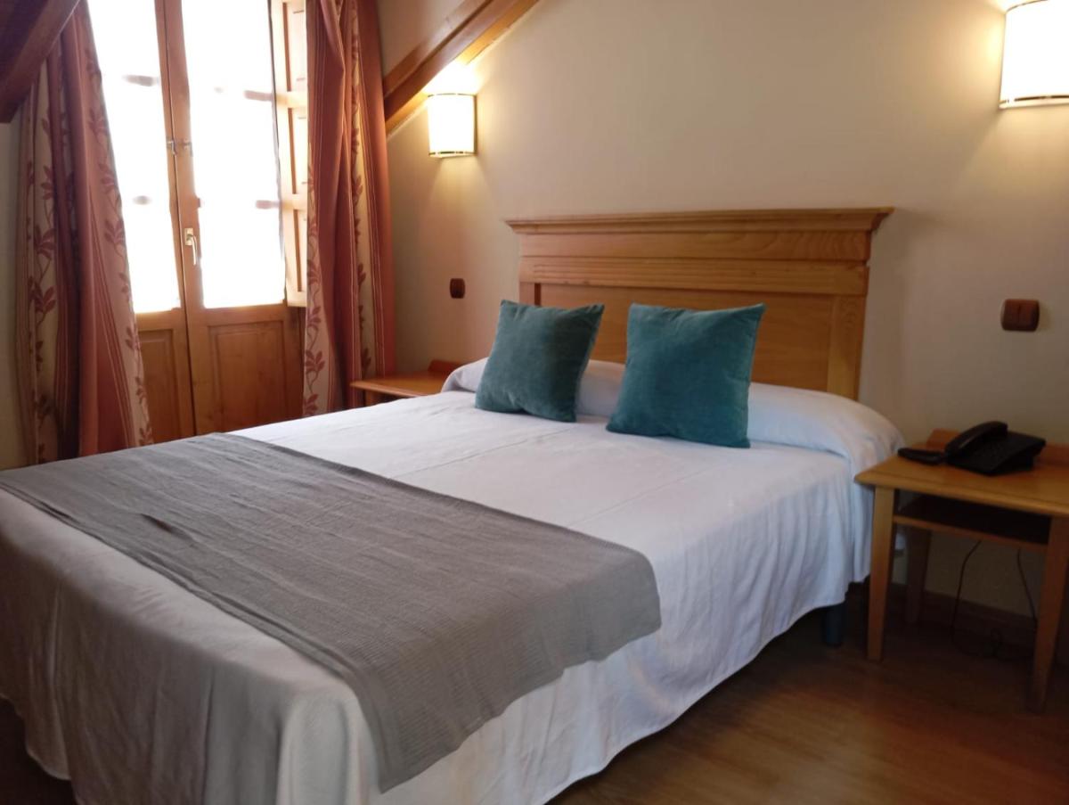 Hotel San Roque - Housity
