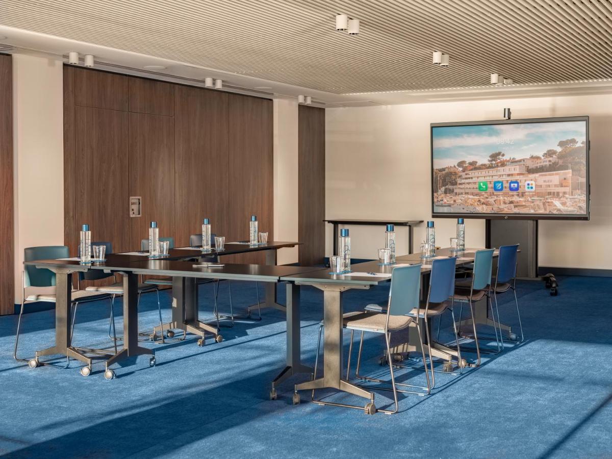 Espace de conférence ou salle de réunion dans l'établissement Bleu Hôtel & Spa