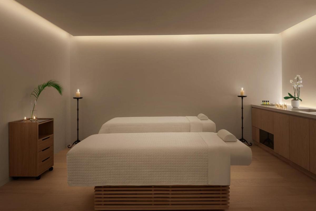 Cama o camas de una habitación en The Madrid EDITION