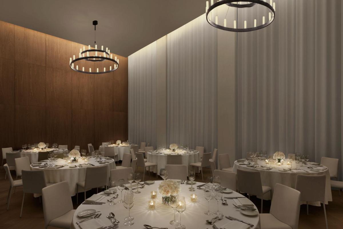 Un restaurante o sitio para comer en The Madrid EDITION