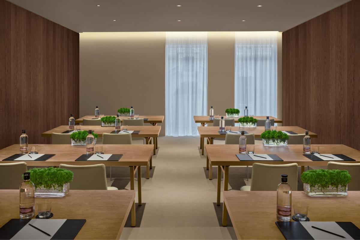 Un restaurante o sitio para comer en The Madrid EDITION