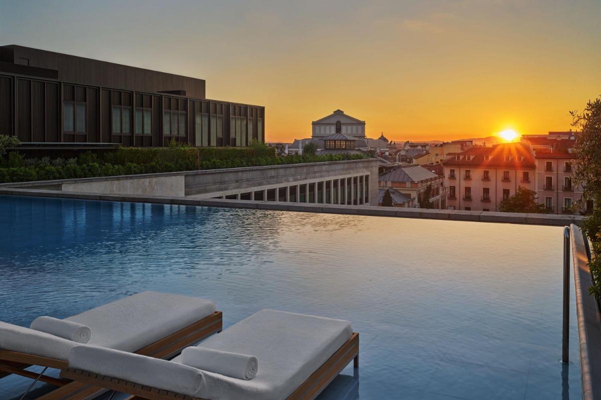 Piscina en o cerca de The Madrid EDITION