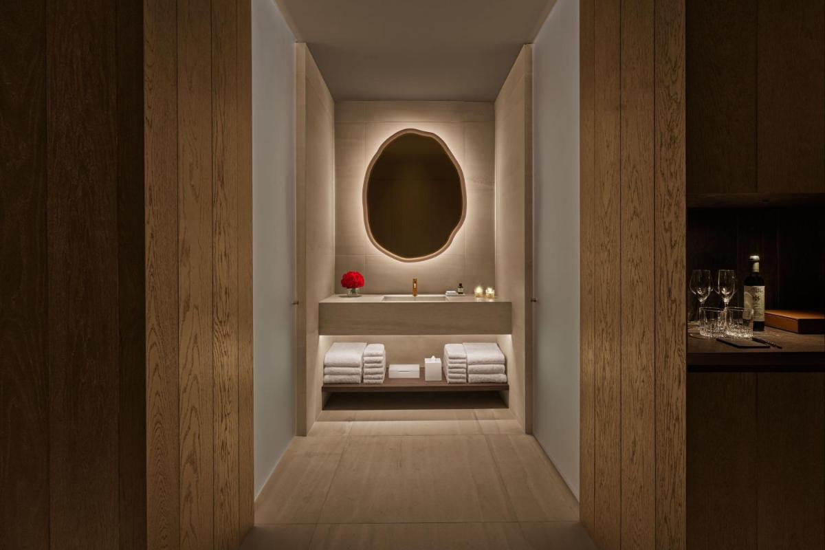 Cama o camas de una habitación en The Madrid EDITION