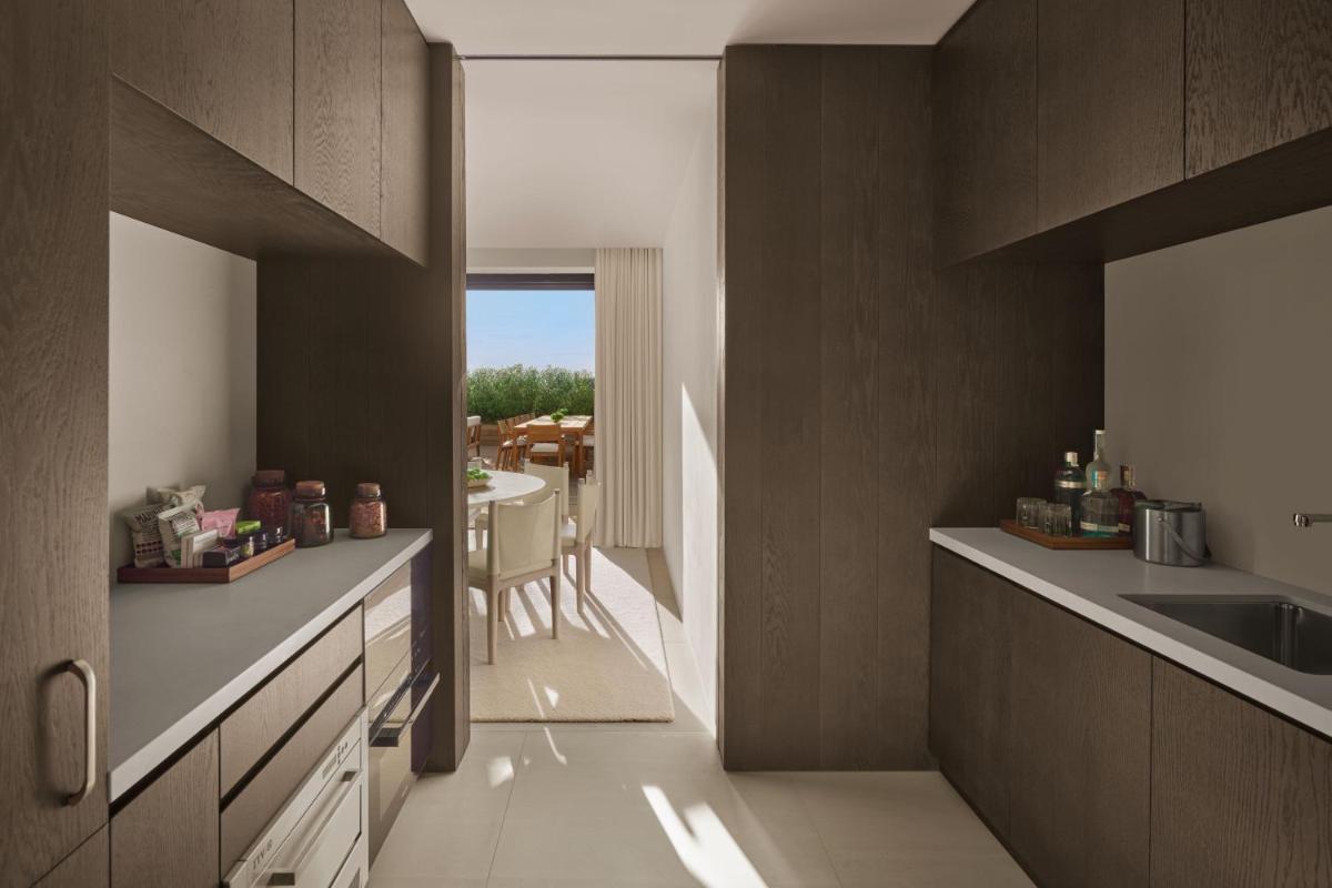 Una cocina o zona de cocina en The Madrid EDITION