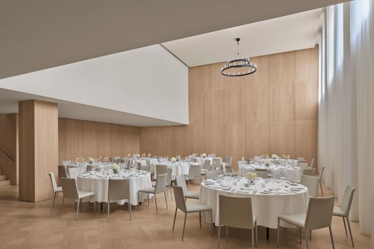 Un restaurante o sitio para comer en The Madrid EDITION