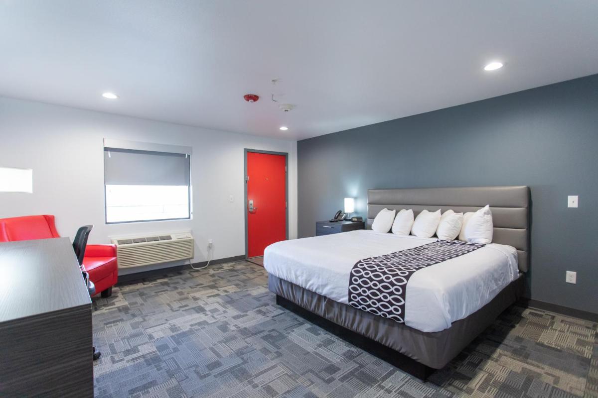 Post Time Inn - Housity