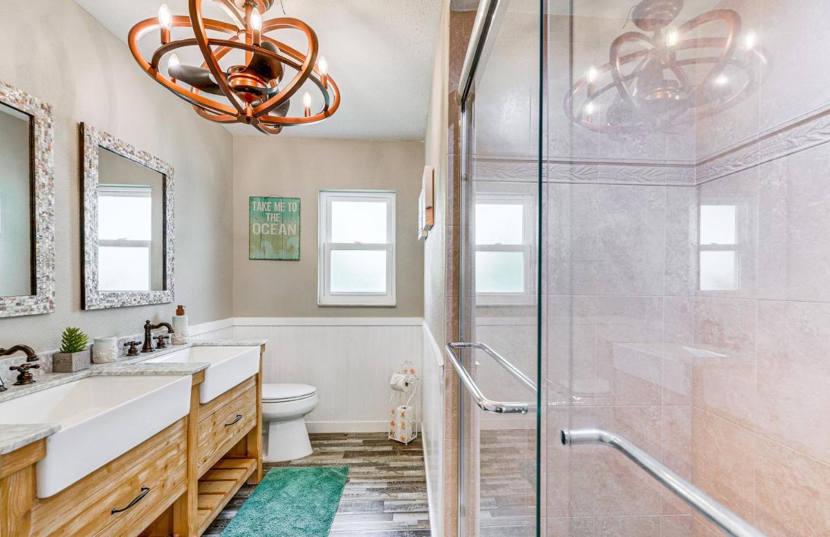 Home with Private Dock on Canal in Hernando Beach! - Housity