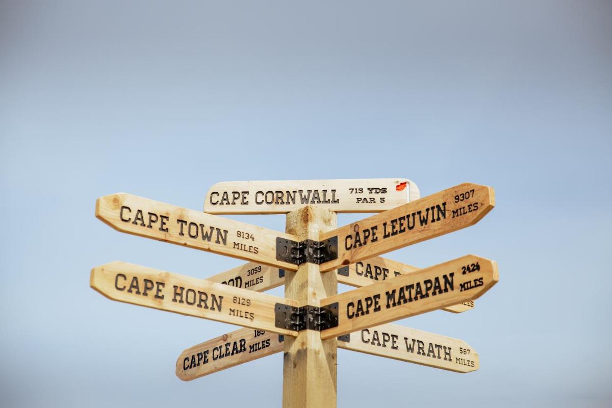 Cape Cornwall Club - Housity