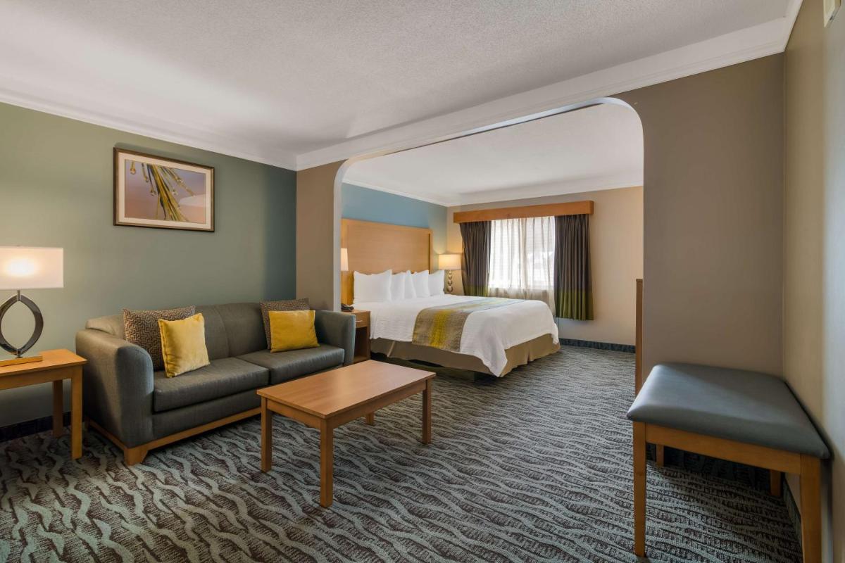 Best Western PLUS Executive Court Inn & Conference Center - Housity