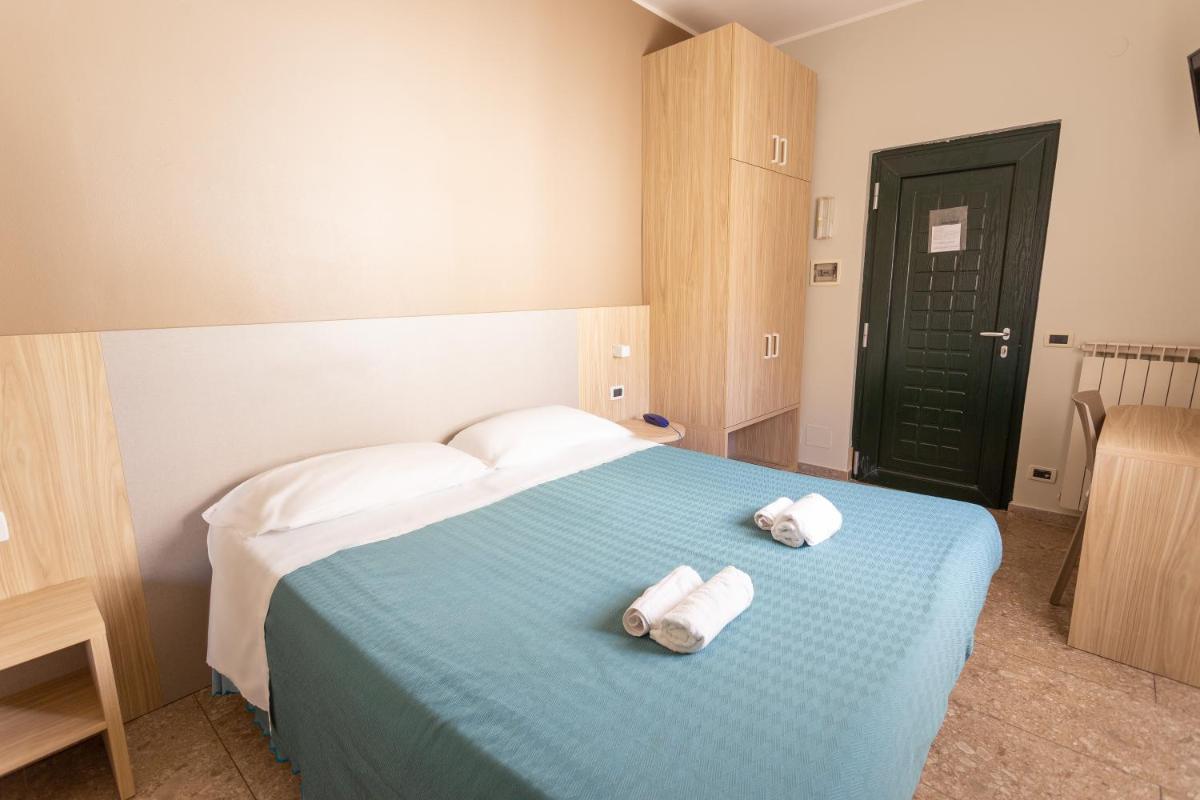 Hotel Tecla - Housity