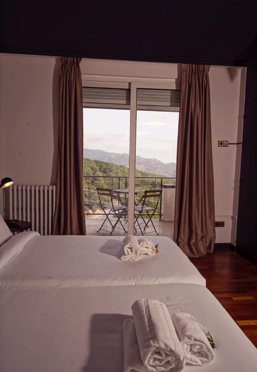 Cama o camas de una habitación en Hotel Hita "Nature Experience" for all